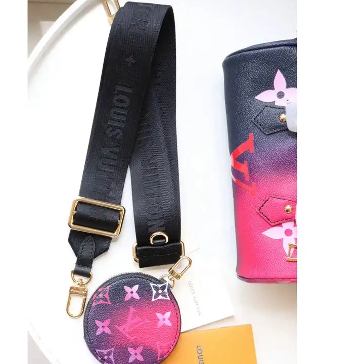 Fashionrepsfam ru 2207DJ0032 LV Bag 0623